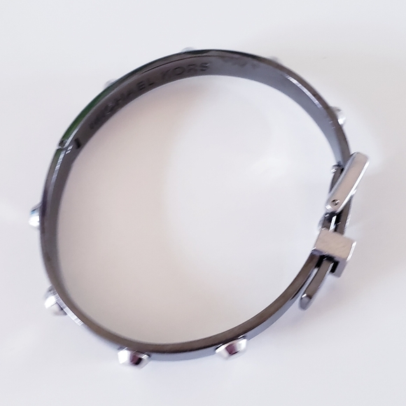 Michael Kors Astor Buckle Bangle - Gun Metal - Picture 5 of 13